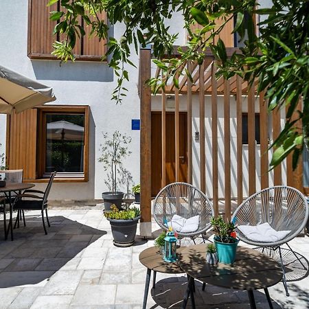 Stay U-Nique Studio Apartment In 오라사크 외부 사진