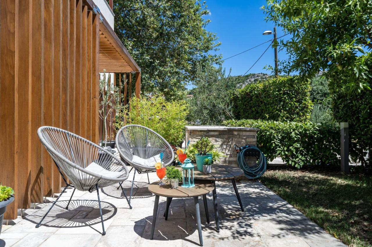 Stay U-Nique Studio Apartment In 오라사크 외부 사진