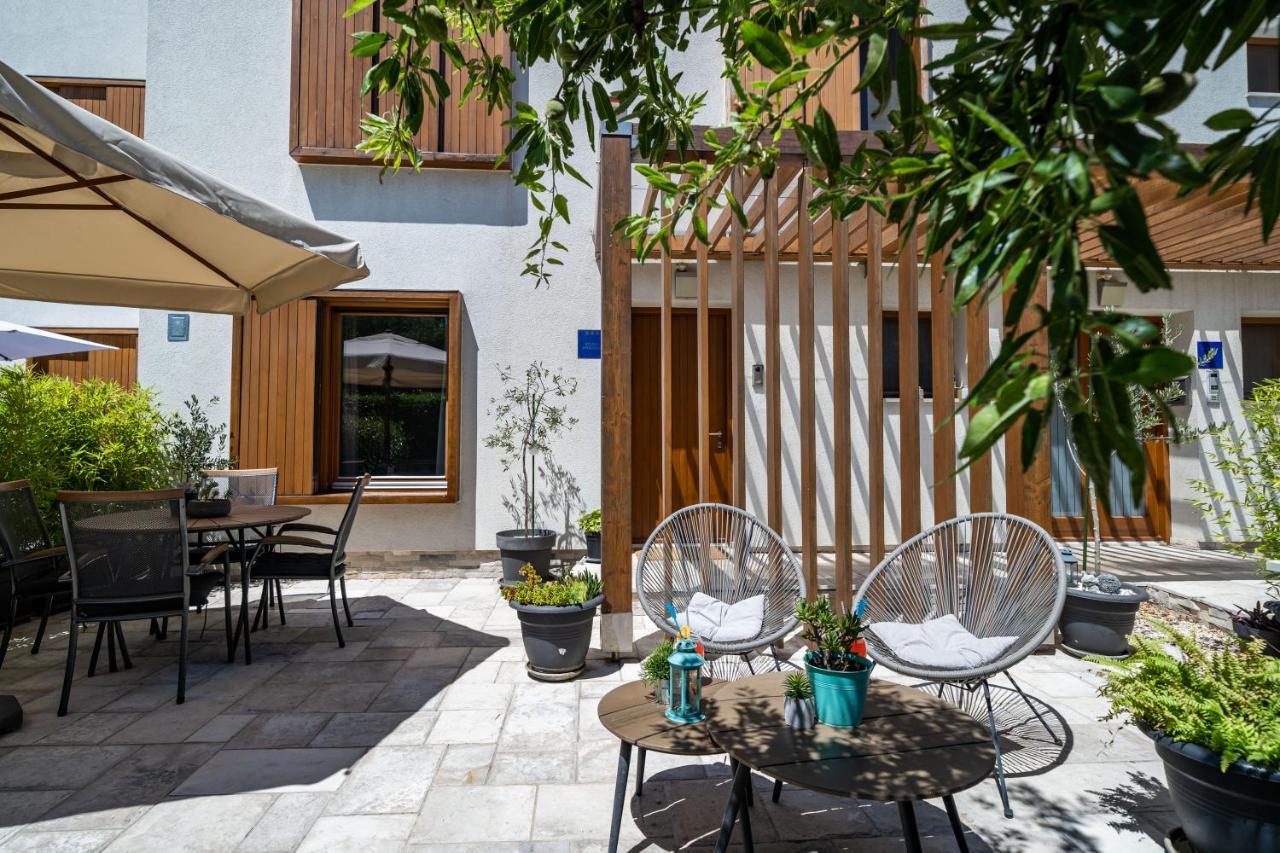 Stay U-Nique Studio Apartment In 오라사크 외부 사진