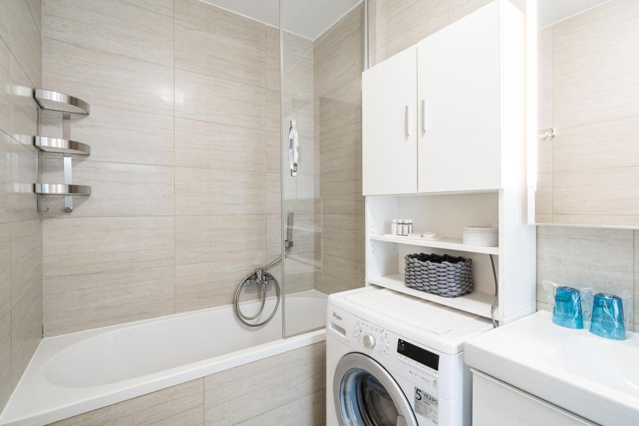 Stay U-Nique Studio Apartment In 오라사크 외부 사진