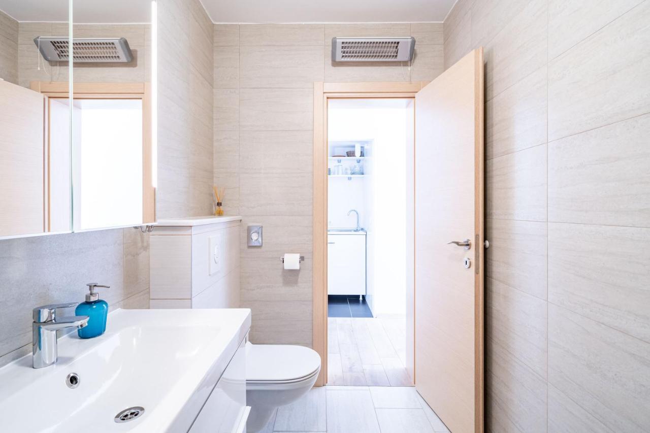 Stay U-Nique Studio Apartment In 오라사크 외부 사진